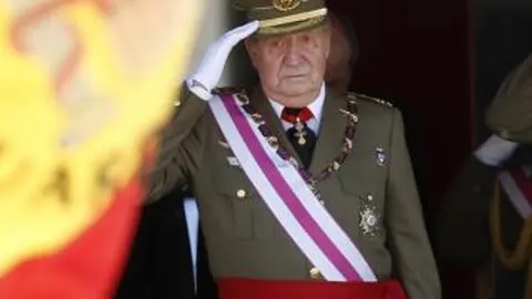 El Rey, con uniforme de capitán general, durante la celebración del Capítulo de la Real y Militar Orden de San Hermenegildo, en el Monasterio de El Escorial.