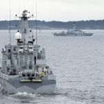 Un buque de la marina sueca busca en el archipiélago de Estocolmo la posible presencia de un submarino ruso.