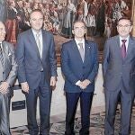 Los cinco rectores de las Universidades públicas valencianas reunidos con el presidente de la Generalitat, Alberto Fabra, el día que recibieron la distinción del Campus de Excelencia en octubre de 2011