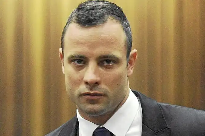 Las primeras fotos de Pistorius en libertad enfurecen a los amigos de Reeva Steenkamp, la modelo que asesinó