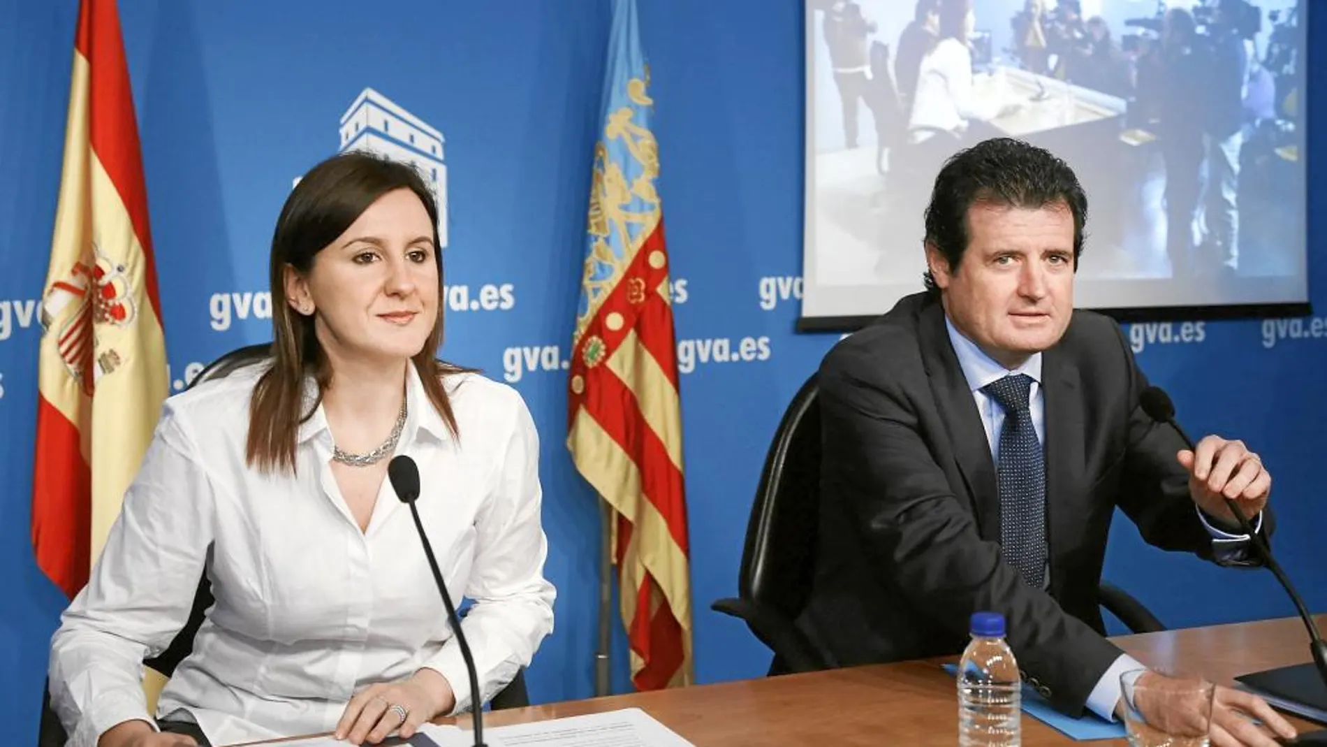 La consellera de Educación, Català, junto al vicepresidente Císcar