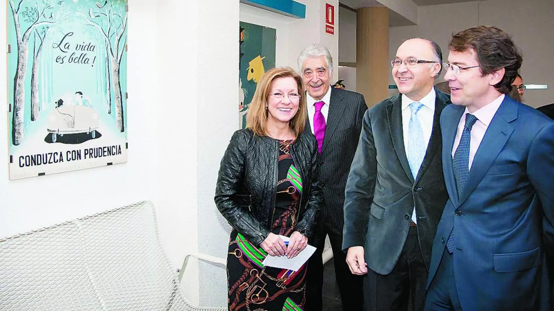 El delegado del Gobierno del Reino de España en Castilla y León, Ramiro Ruiz Medrano, visita el Centro de Seguridad Vial de Salamanca junto a su directora, Violeta Manso, y el alcalde Alfonso Fernández Mañueco