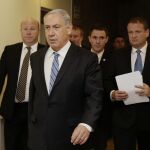 Benjamin Netanyahu en Jerusalén llega a la reunión semanal del gabinete