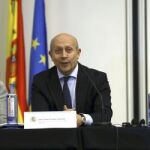 El ministro de Educación, José Ignacio Wert, junto a las secretarias de Estado de Educación, Montserrat Gomendio y de Empleo y Seguridad Social, Engracia Hidalgo