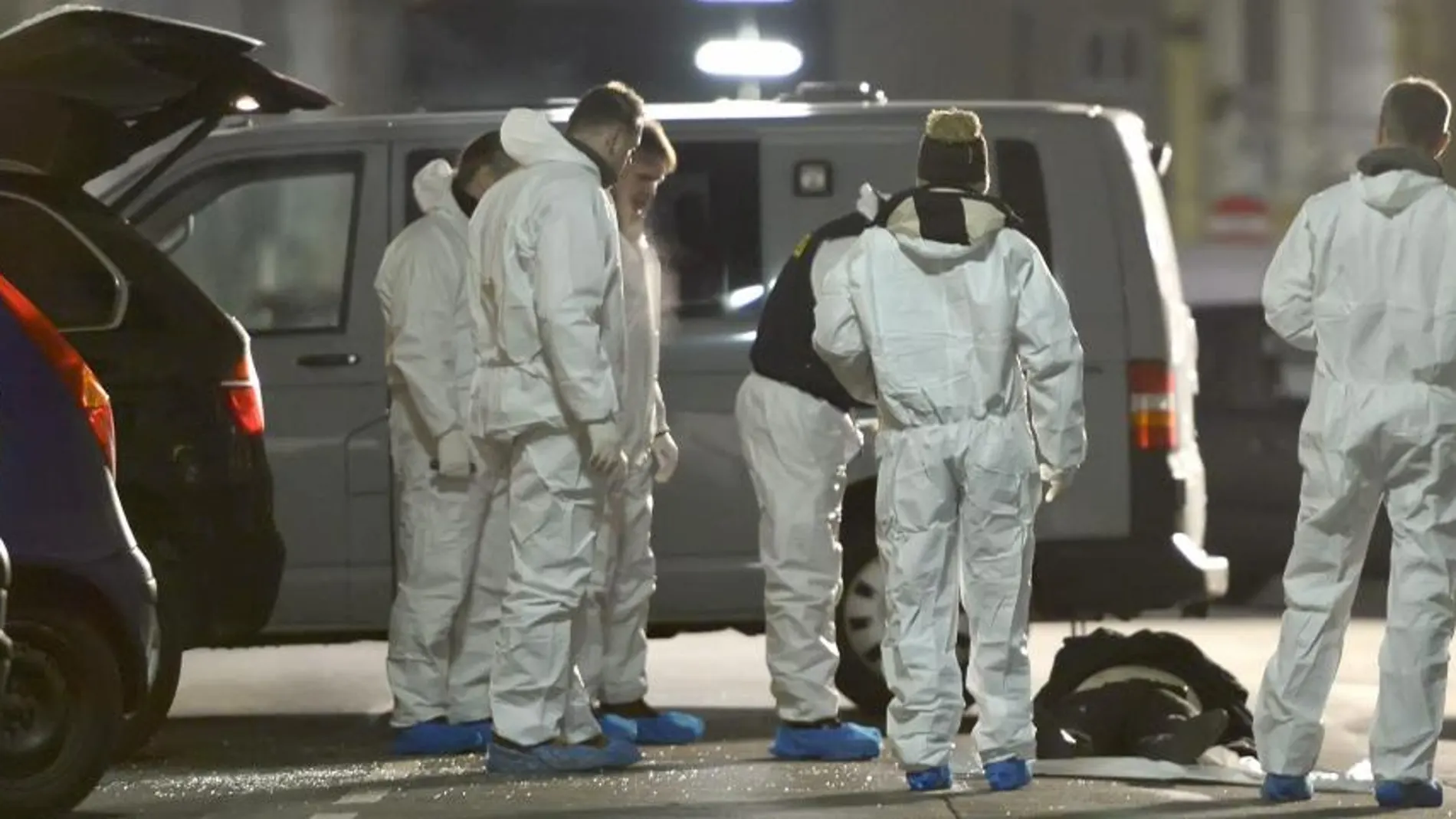 La Policía investiga el lugar de la explosión en Viena