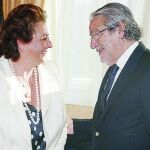 La alcaldesa de Valencia, Rita Barberá, recibió ayer al nuevo presidente de la Fundación Bancaja, Rafael Alcón