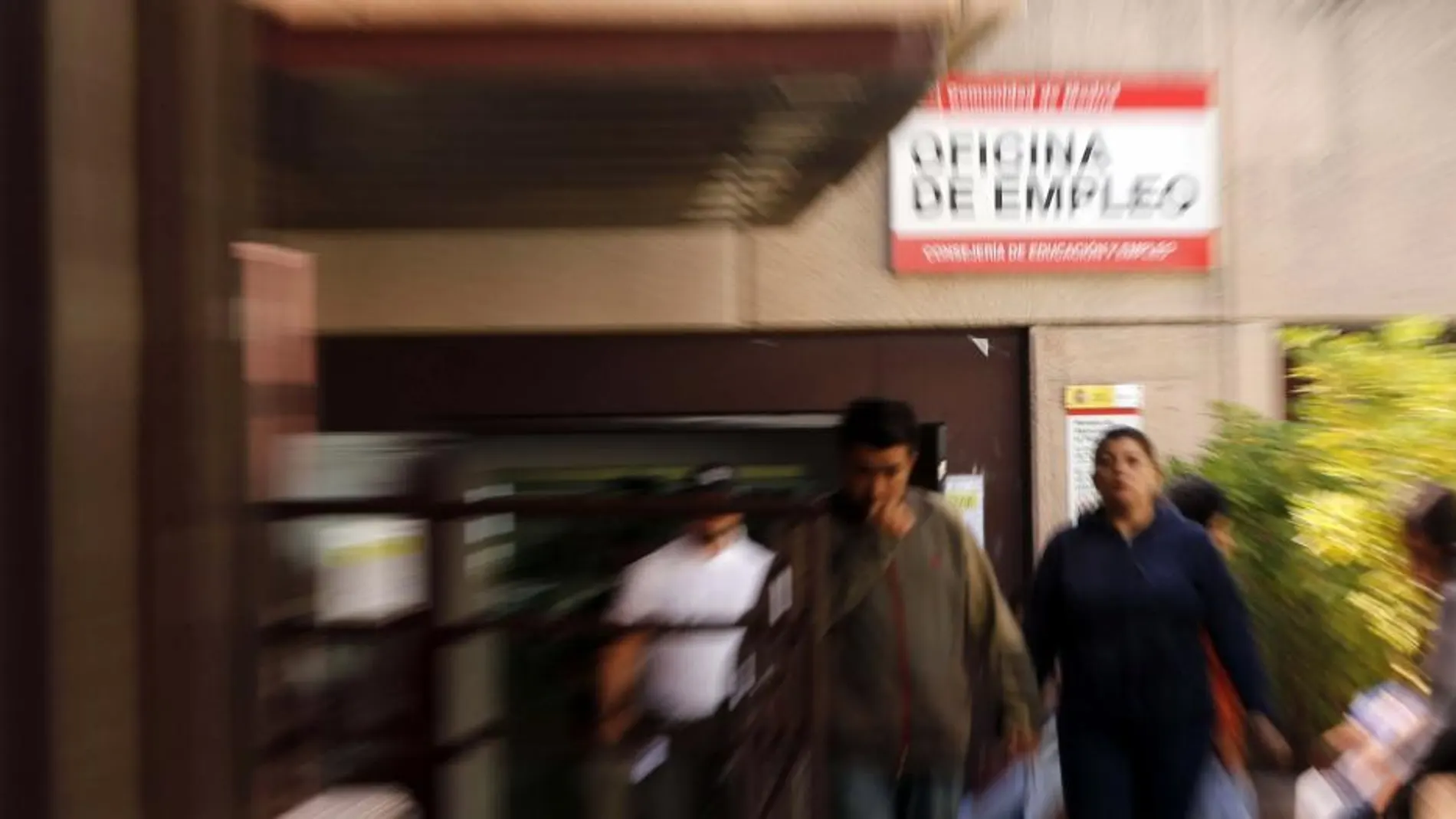 Los parados de larga duración ya pueden pedir la ayuda de 426 €
