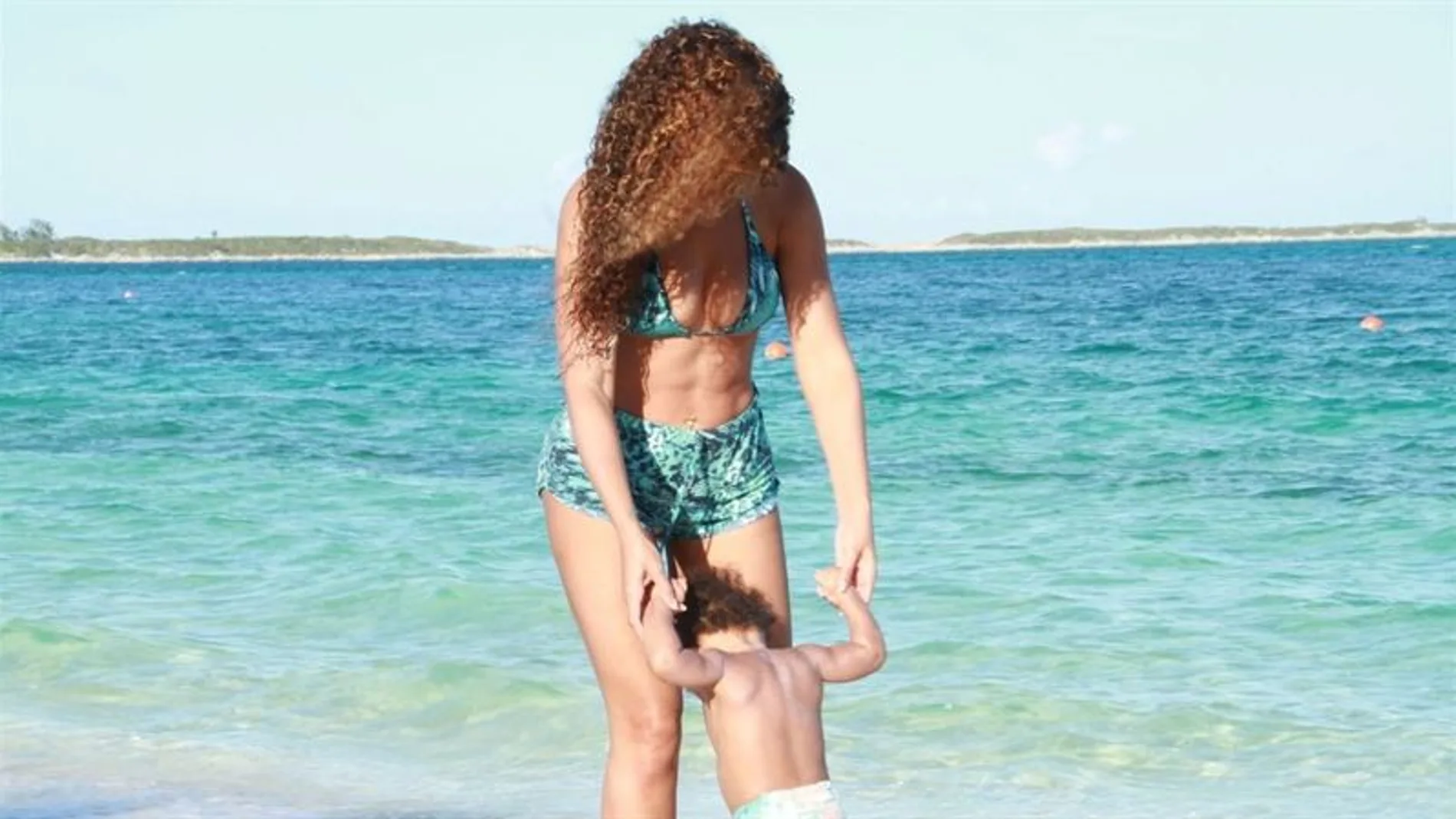 Beyoncé y Jay-Z regalan a su hija una barbie valorada en 60.000 euros