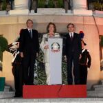 Instante en el que el Alcalde de Turín don Piero Fassino; la señora Presidenta de Expo 2015 SpA, doña Diana Bracco y el anfitrión italiano don Pietro Sebastiani, entonan los himnos nacionales de Italia y España.