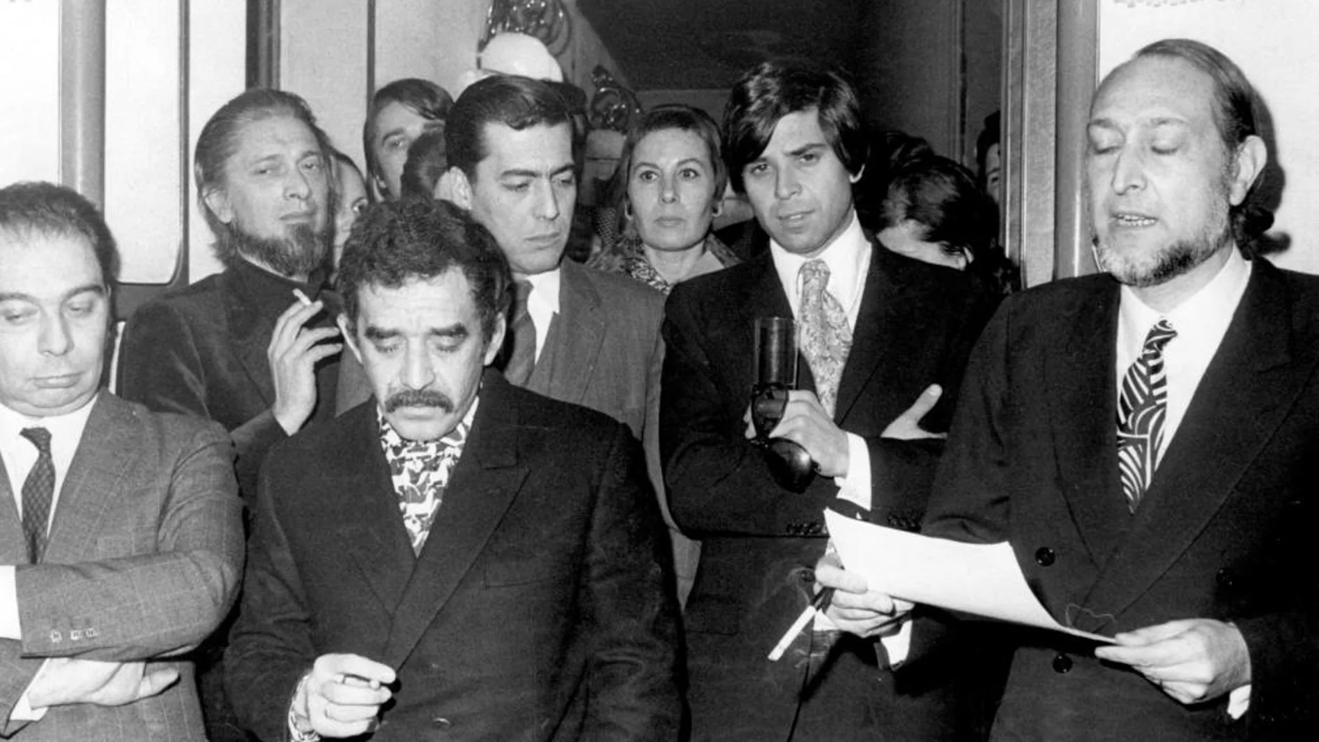 De izda. a dcha., García Hortelano, Barral, García Márquez, Vargas Llosa, Clotas y Castellet, en 1970
