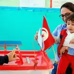  Túnez recoge los primeros frutos de la Primavera Árabe