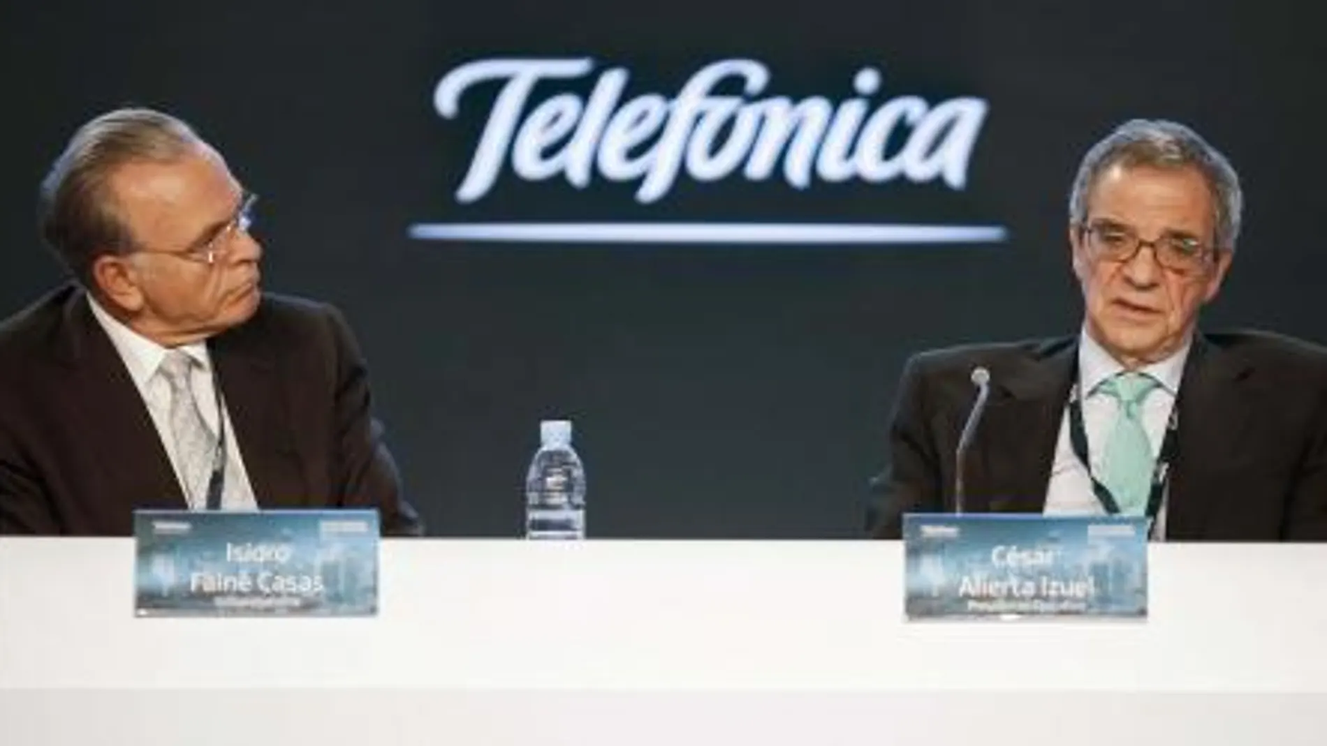 El presidente de Telefónica augura, si se hacen las cosas bien, un buen futuro económico para España.