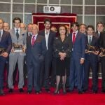 Foto de familia de los premiados anoche en el Casino de Madrid