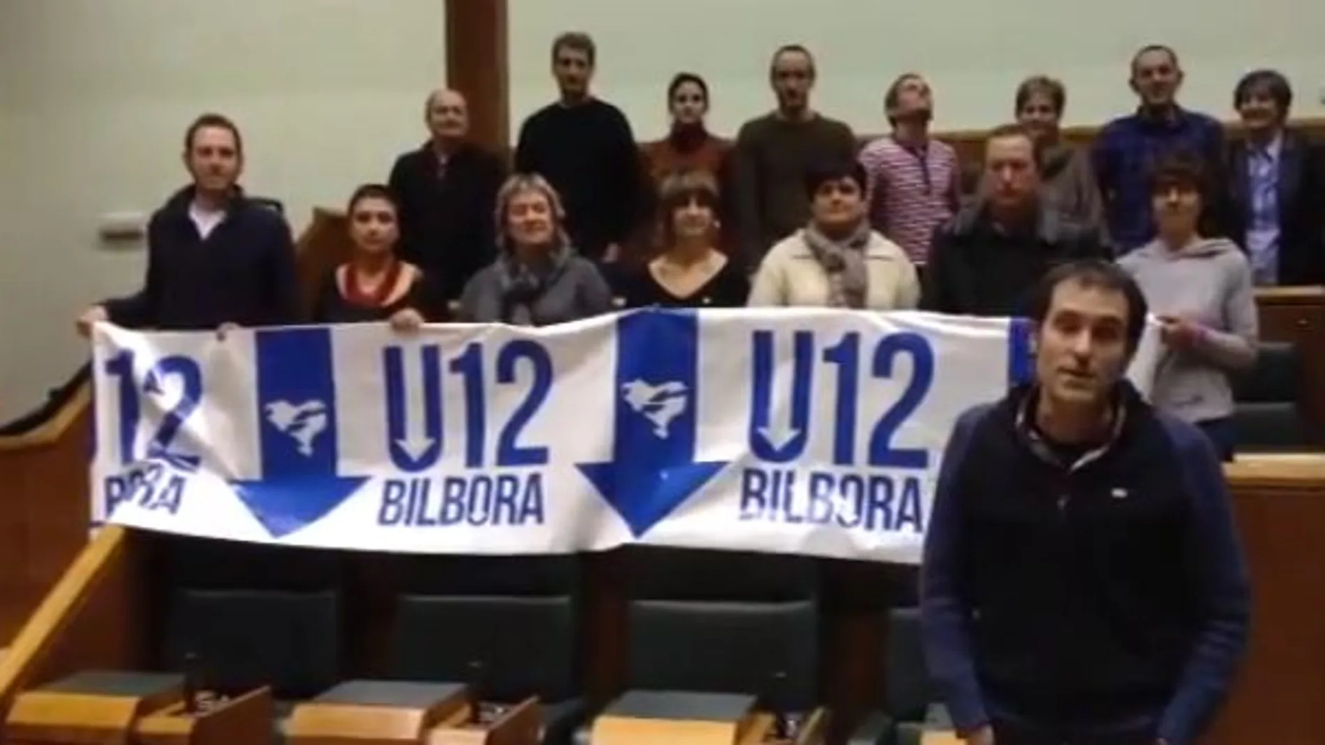 Indignación contra Bildu por el vídeo de apoyo a los presos grabado en la Cámara vasca