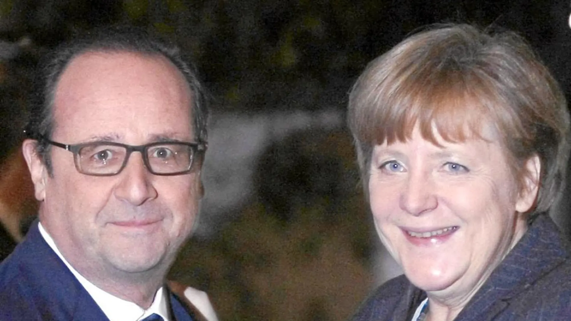 Hollande y Merkel a su llegada a Estrasburgo