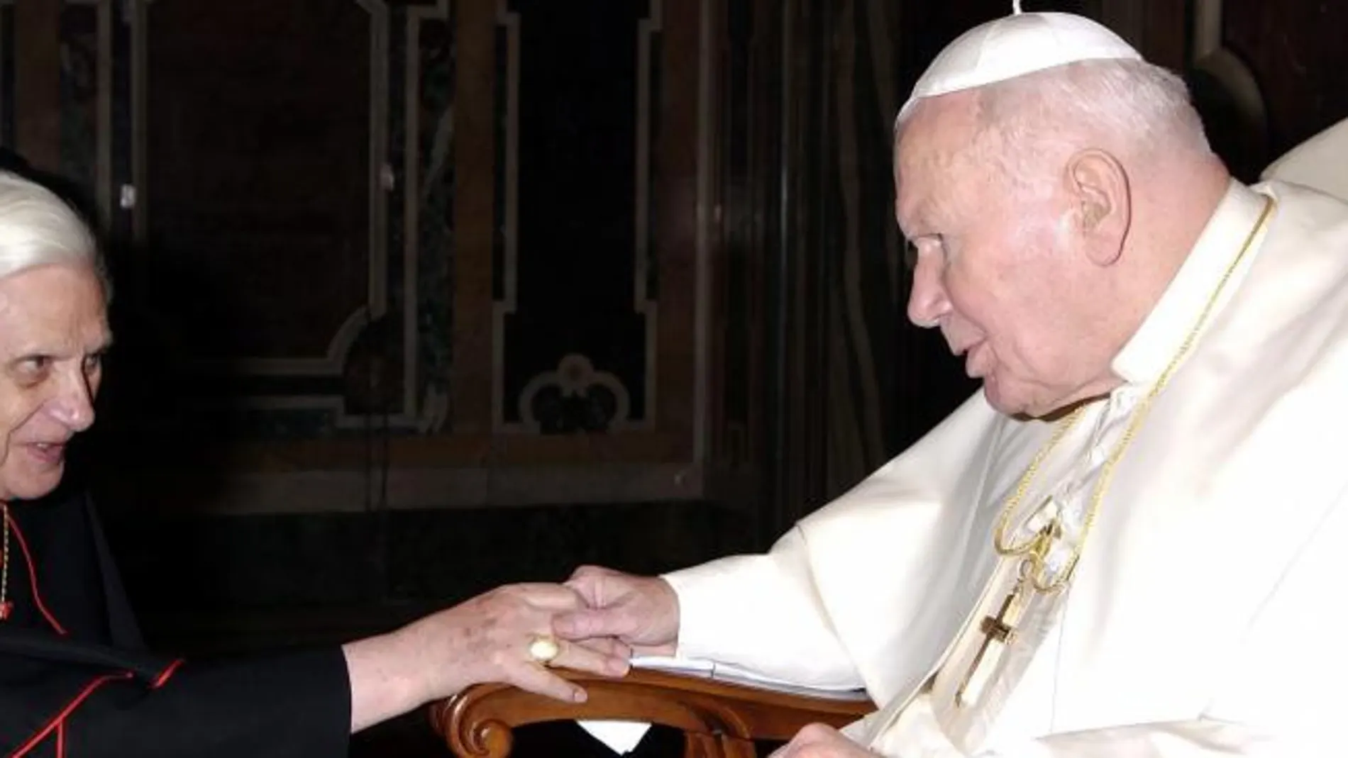 Ratzinger con Juan Pablo II en el Vaticano
