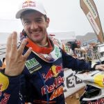 El español Marc Coma celebra su triunfo hoy, sábado 18 de enero de 2014, tras finalizar la última etapa del Rally Dakar 2014