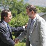 Aznar y Rajoy durante su encuentro previo a la clausura del Campus FAES