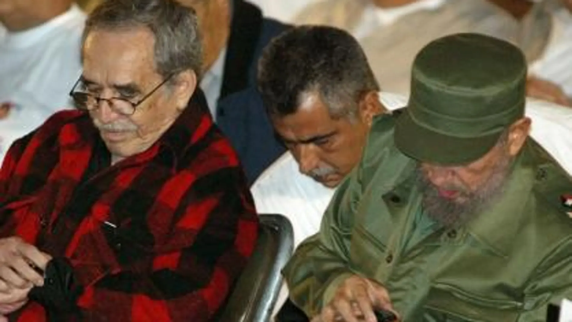 García Márquez junto a Fidel Castro en una imagen de 26 de noviembre de 2002 durante la inauguración de los primeros Juegos Olímpicos Nacioneles de Cuba, en La Habana