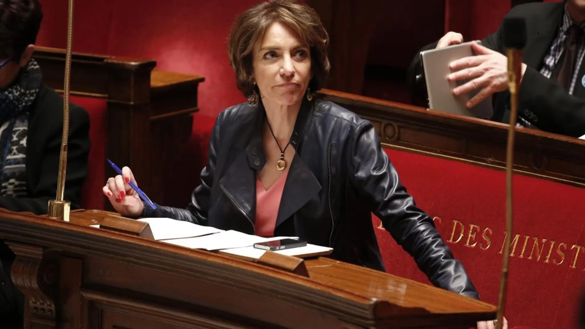 La ministra francesa de Salud, Marisol Touraine, ayer, durante el debate sobre la ley que ha aprobado la sedación para enfermos en fase terminal.