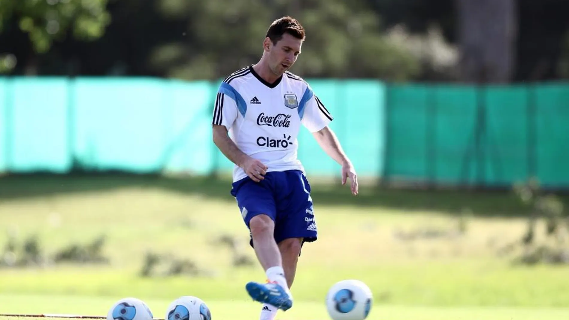 Messi durante una sesión de recuperación en Buenos Aires.