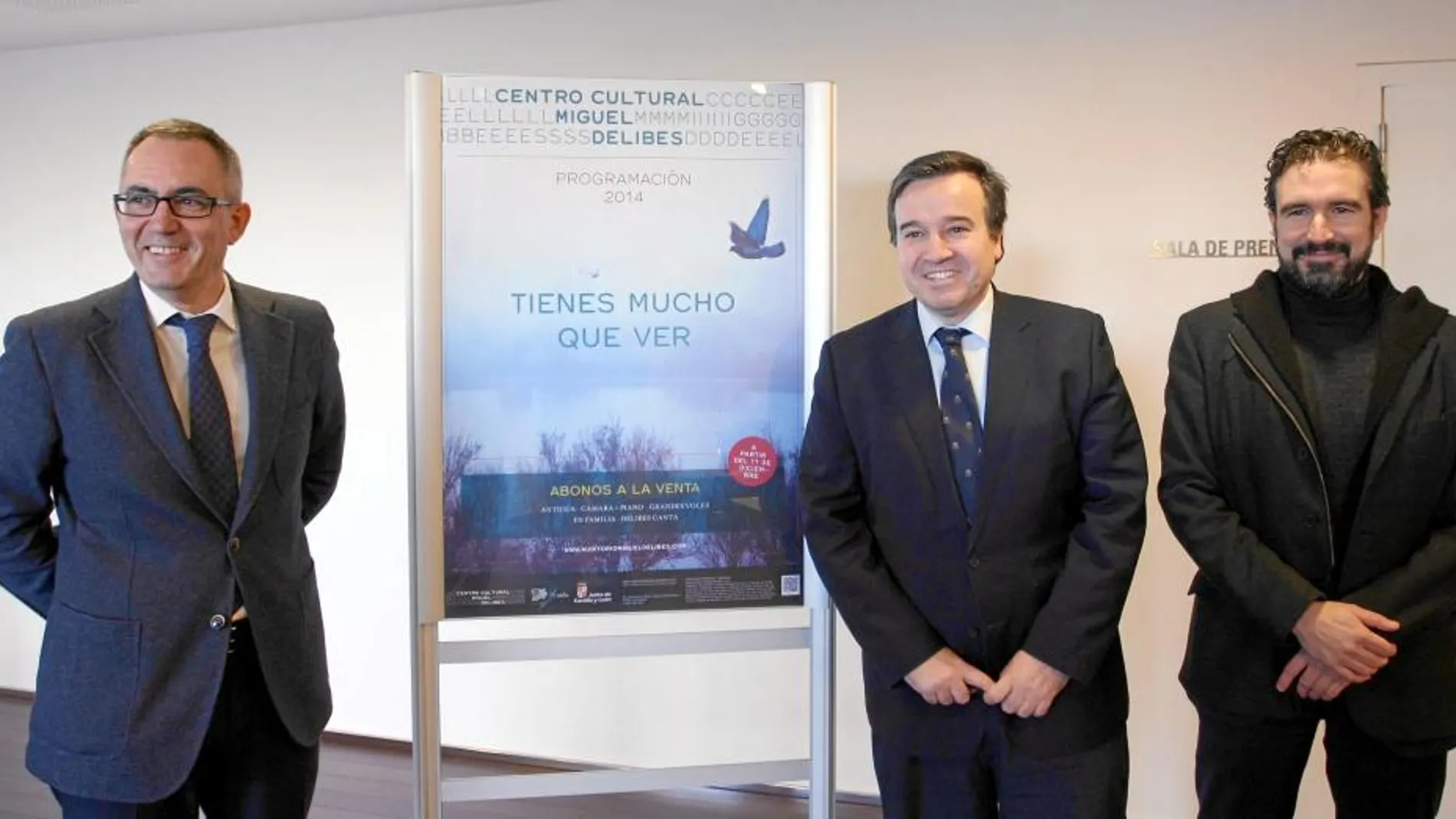 El director de Políticas Culturales, José Ramón Alonso, junto al director de la Oscyl, Jordi Gimeno yJosé Javier Fernández