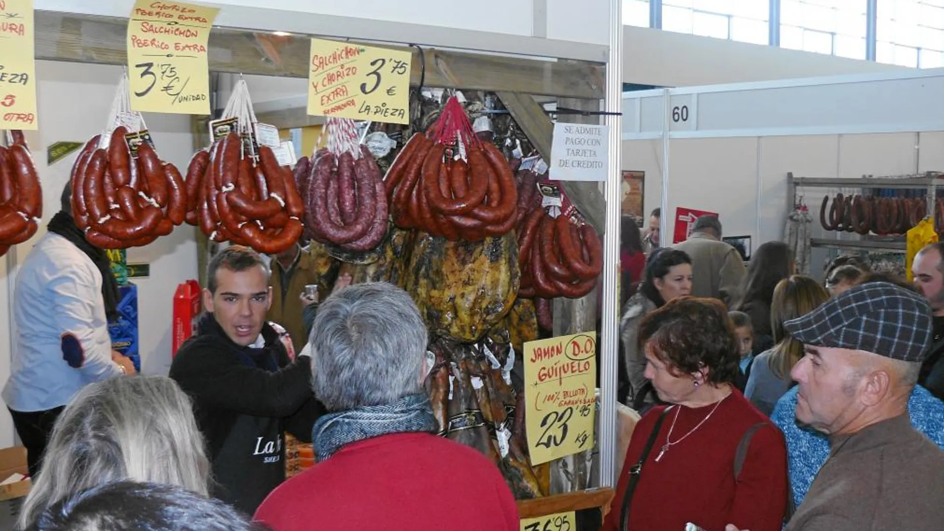 Durante tres días, en los 105 puestos se pueden encontrar las mejores delicias de la artesanía serrana