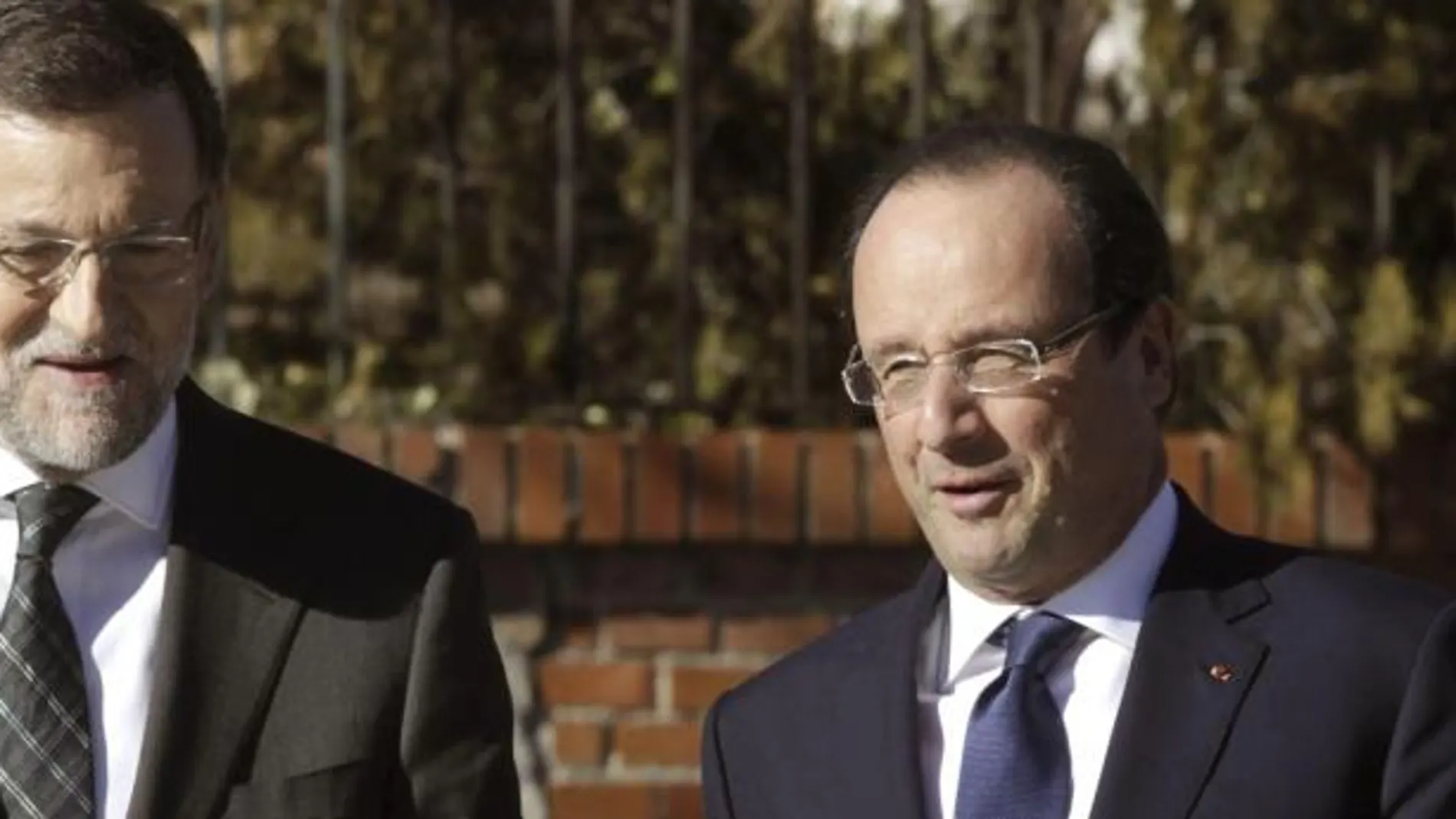 El jefe del Gobierno, Mariano Rajoy, junto al presidente francés, François Hollande