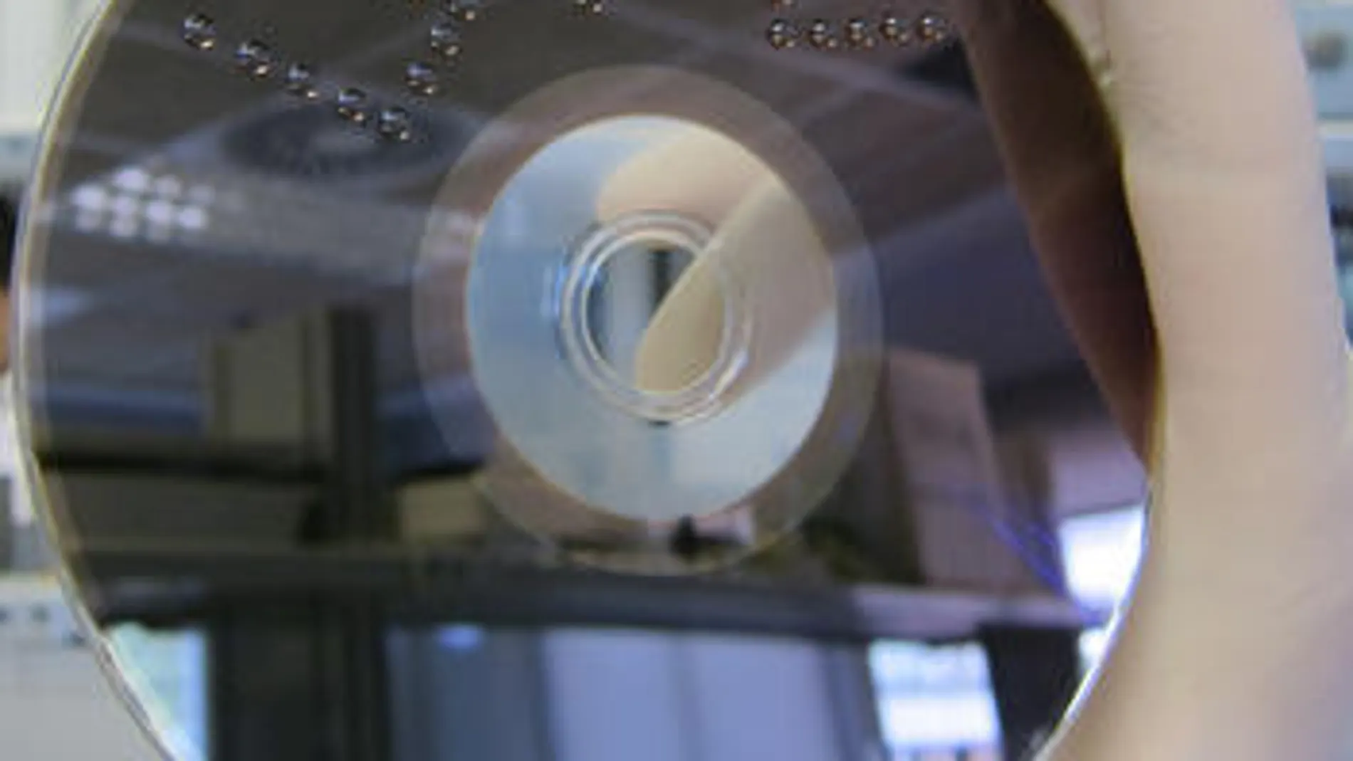Muestras depositadas sobre el disco. En cada gota hay 64 puntos de 125 µm de diámetro cada uno