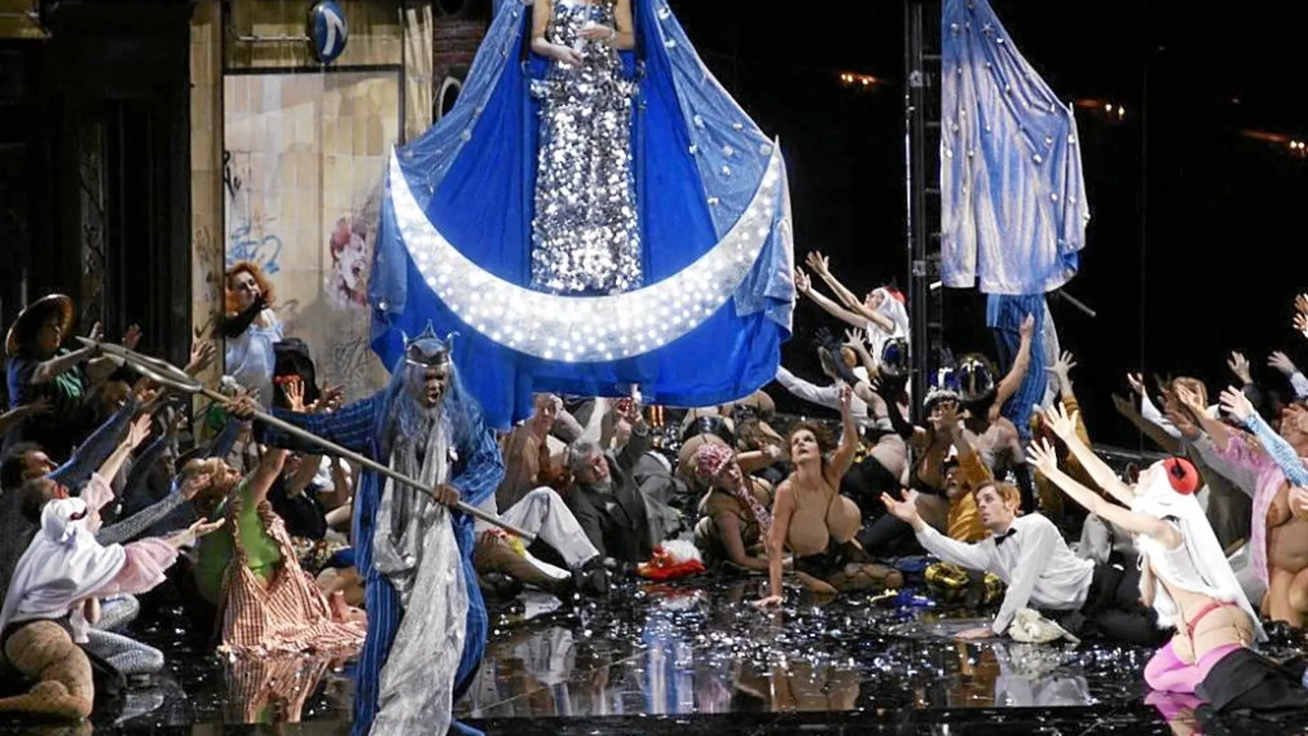Camila Nylund interpreta a Rusalka, la sirena que quiere ser mujer, en un montaje colosal
