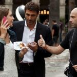 El director con los protagonistas