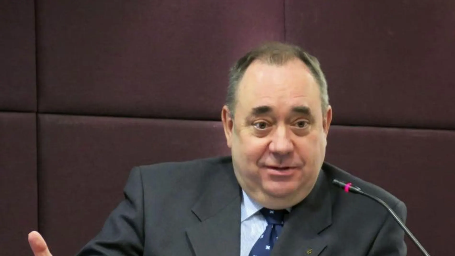 El ministro principal escocés, el nacionalista Alex Salmond, durante su intervención en la Asociación de la Prensa Extranjera