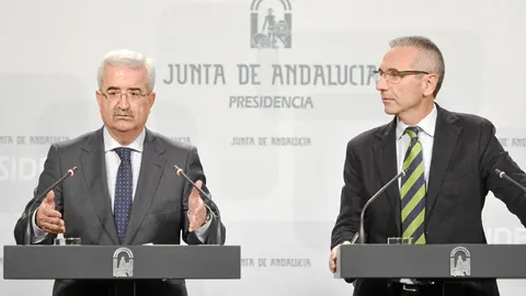 El consejero Manuel Jiménez Barrios y el portavoz Miguel Ángel Vázquez, en San Telmo