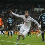 Jese Rodriguez celebra el gol de Benzema, tras un pase suyo