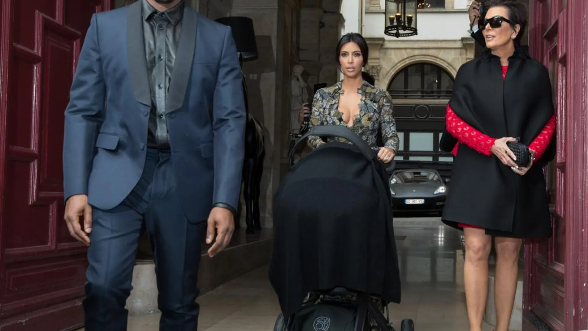 Kim Kardashian y Kanye West asisten a la fiesta previa a su boda