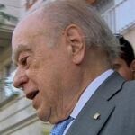 Jordi Pujol, a su salida de su domicilio en Barcelona.