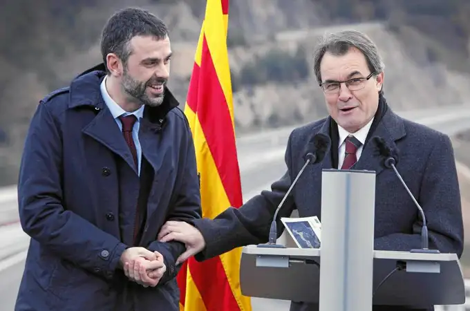 Exconsejeros de Puigdemont y Torra anuncian su apoyo a Illa para la Generalitat