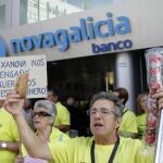 Afectados por las participaciones preferentes en una protesta en Vigo
