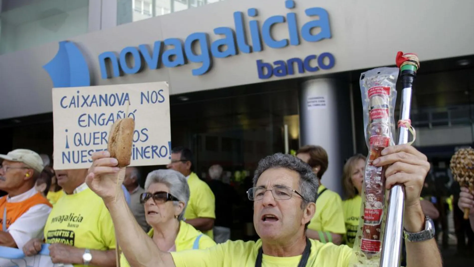Afectados por las participaciones preferentes en una protesta en Vigo