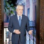 El presidente de la Junta ofreció ayer a las nueve de la noche su discurso institucional