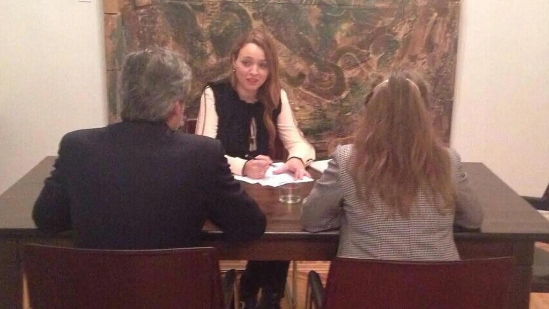 Laura Arranz, de Medialia, durante una consulta