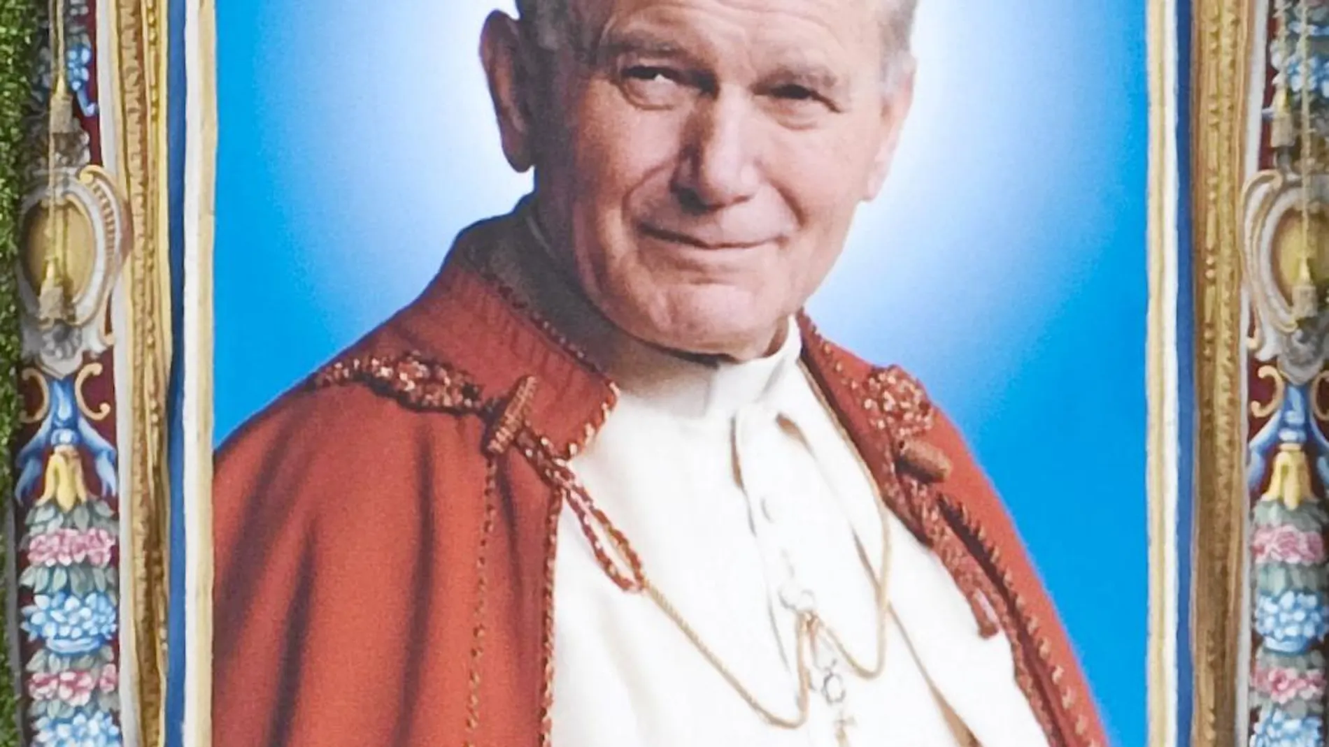 El tapiz de Juan Pablo II, al ser descubierto en San Pedro durante su beatificación