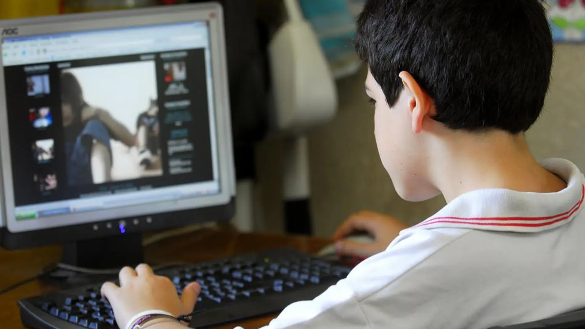 Casi un millón de niños españoles, en riesgo de sufrir adicción a internet