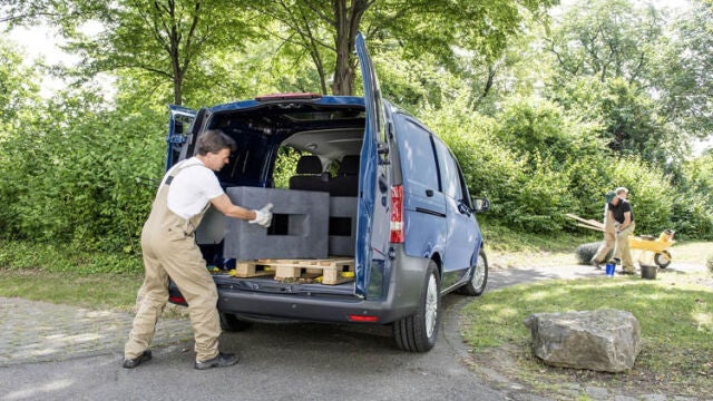 La capacidad de carga es de 1.369 kilos.