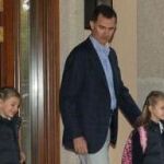 Los Príncipes de Asturias han acompañado esta mañana a sus hijas al colegio
