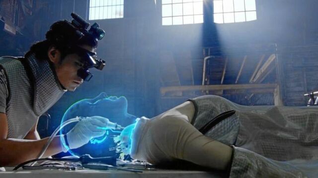 Una de las secuencias de «Almost Human»