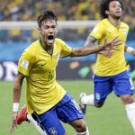 Neymar celebra el que era el gol del empate de Brasil ante Croacia