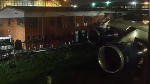 El avión de la British Airways tras chocar
