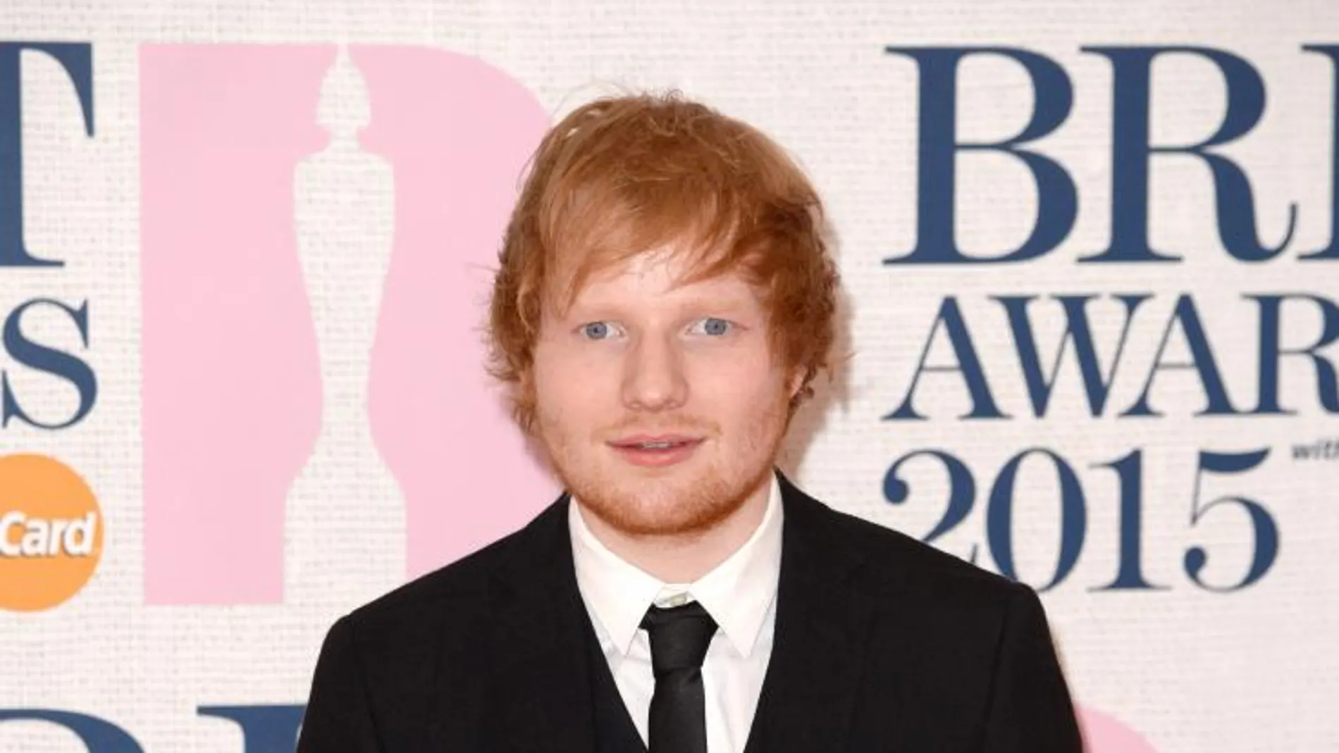 Ed Sheeran corona en los Brit Awards 2015 un año de éxitos