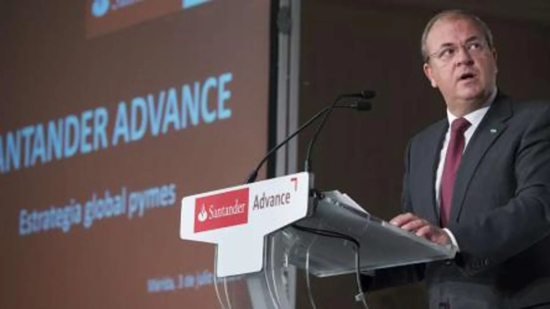 José Antonio Monago durante la presentación del Plan Santander Advance.